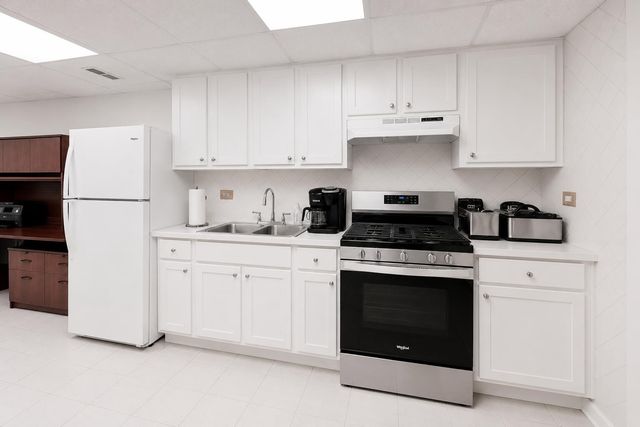 2116 Ridge Road, Highland, IN 46322