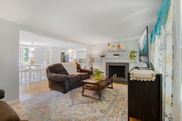 11 Gateway St 1, Yarmouth, MA 02664