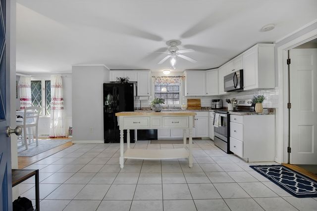 11 Gateway St 1, Yarmouth, MA 02664