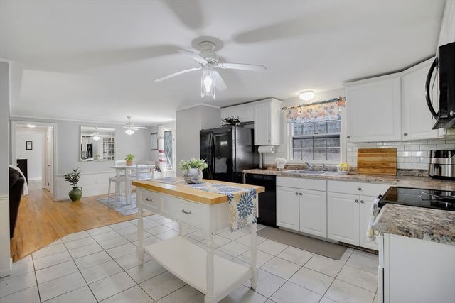 11 Gateway St 1, Yarmouth, MA 02664