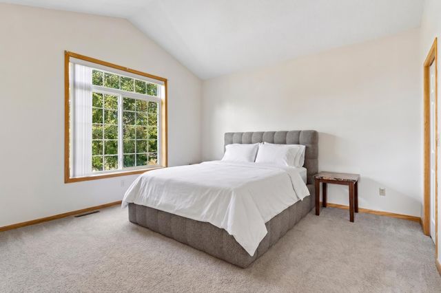 2485 Prairie Oak Trail, Woodbury, MN 55125