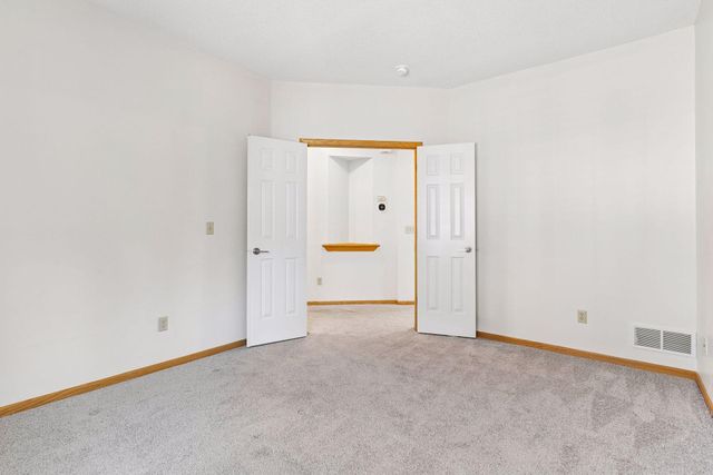 2485 Prairie Oak Trail, Woodbury, MN 55125