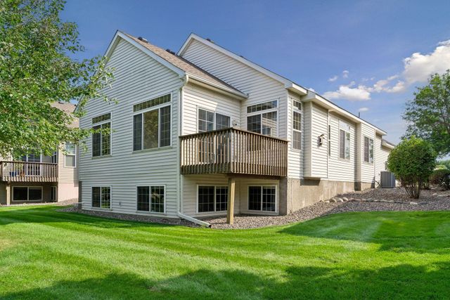 2485 Prairie Oak Trail, Woodbury, MN 55125