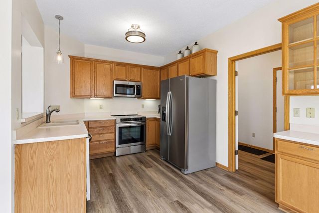2485 Prairie Oak Trail, Woodbury, MN 55125