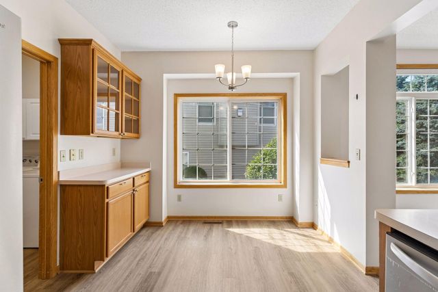 2485 Prairie Oak Trail, Woodbury, MN 55125