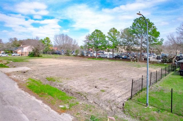 8524 Observatory Street, Houston, TX 77088