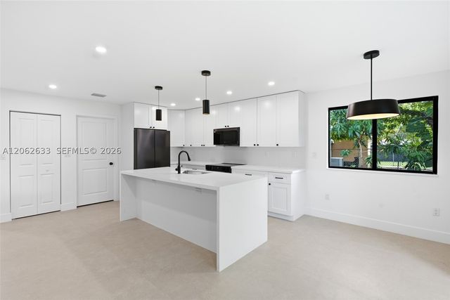 6421 SW 59th Ave, South Miami, FL 33143
