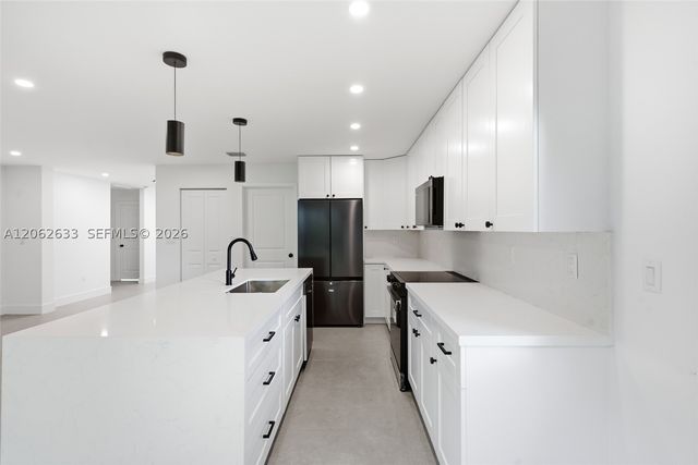 6421 SW 59th Ave, South Miami, FL 33143