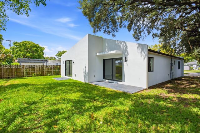 6421 SW 59th Ave, South Miami, FL 33143