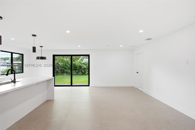 6421 SW 59th Ave, South Miami, FL 33143