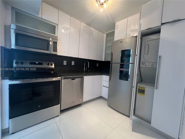 3731 N Country Club Dr 622, Aventura, FL 33180