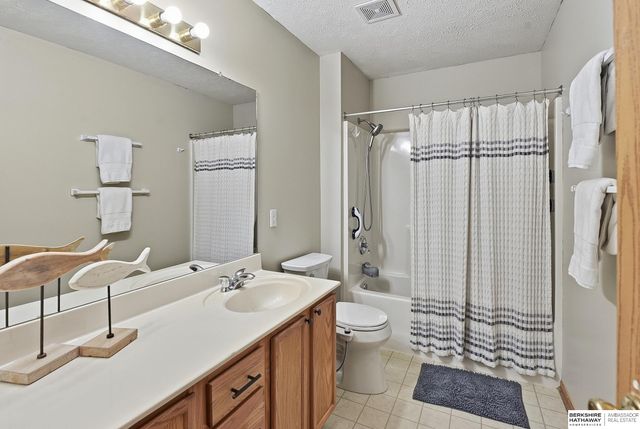 4749 S 194 Avenue, Omaha, NE 68135