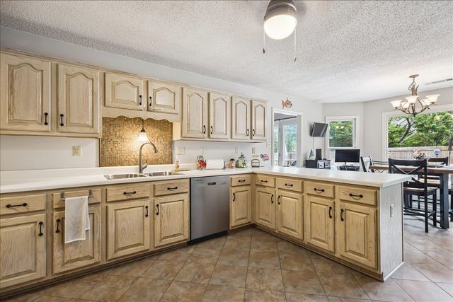 1736 SWANSEA CV, Memphis, TN 38016