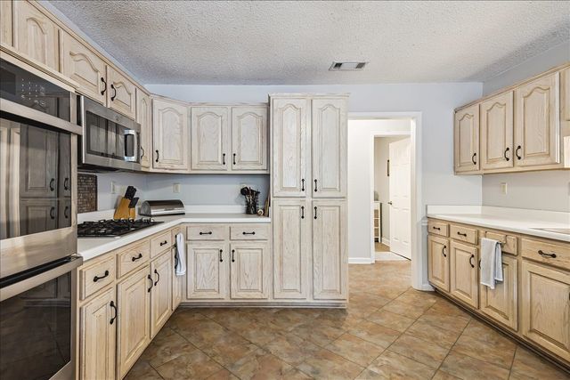 1736 SWANSEA CV, Memphis, TN 38016