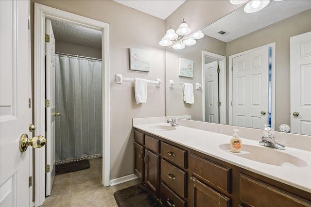 1736 SWANSEA CV, Memphis, TN 38016