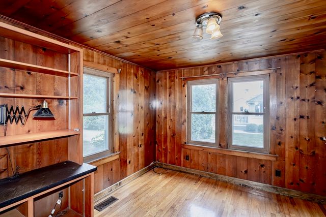 94 Holyoke Road, Westfield, MA 01085