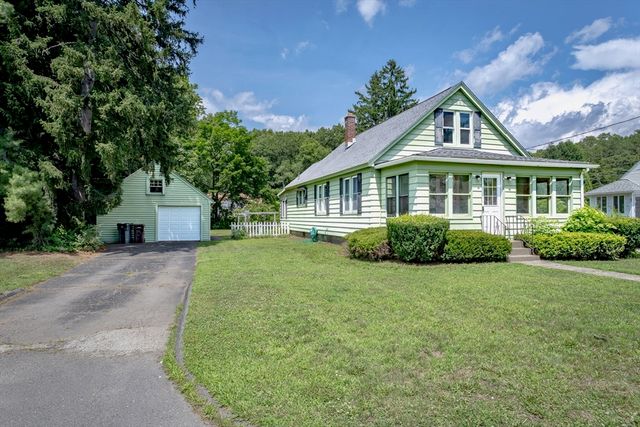 94 Holyoke Road, Westfield, MA 01085