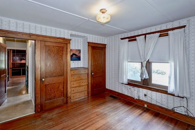 94 Holyoke Road, Westfield, MA 01085