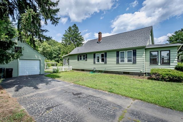 94 Holyoke Road, Westfield, MA 01085