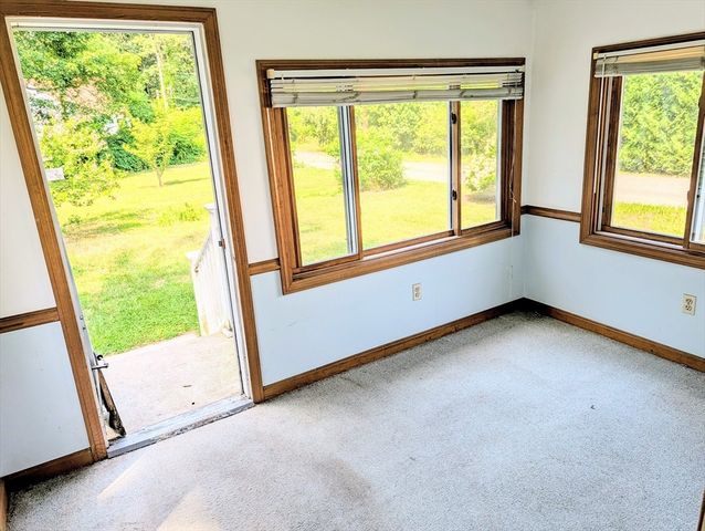 94 Holyoke Road, Westfield, MA 01085