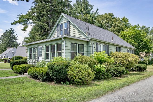 94 Holyoke Road, Westfield, MA 01085