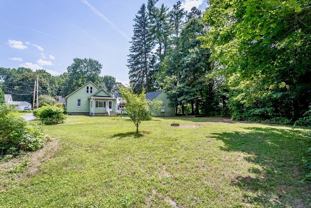 94 Holyoke Road, Westfield, MA 01085