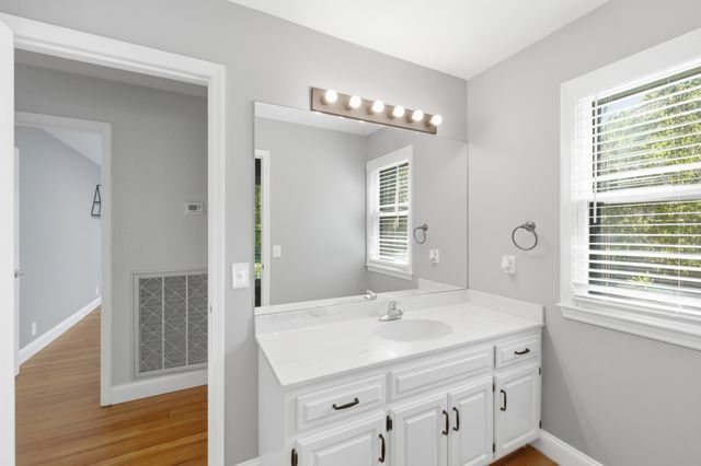 124 Laural Hill Dr, Smyrna, TN 37167