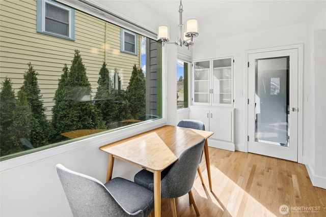 8053 Brooklyn Avenue NE, Seattle, WA 98115