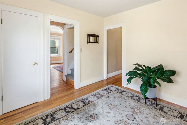 8053 Brooklyn Avenue NE, Seattle, WA 98115