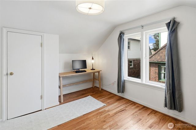 8053 Brooklyn Avenue NE, Seattle, WA 98115