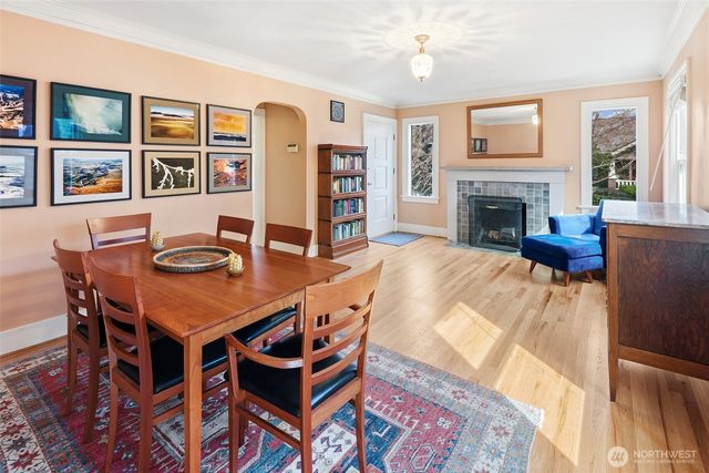 8053 Brooklyn Avenue NE, Seattle, WA 98115