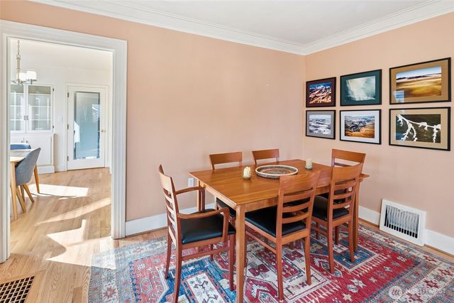 8053 Brooklyn Avenue NE, Seattle, WA 98115