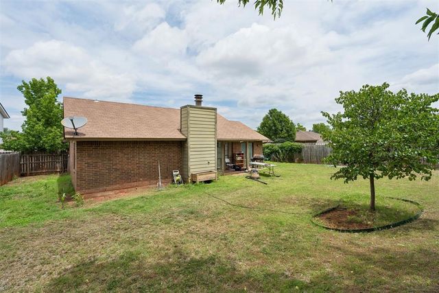 2004 Silver Fox Drive, Edmond, OK 73003