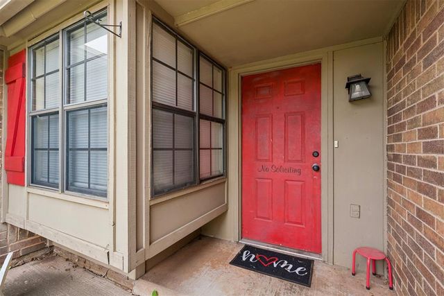 2004 Silver Fox Drive, Edmond, OK 73003