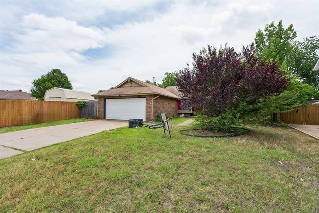 2004 Silver Fox Drive, Edmond, OK 73003