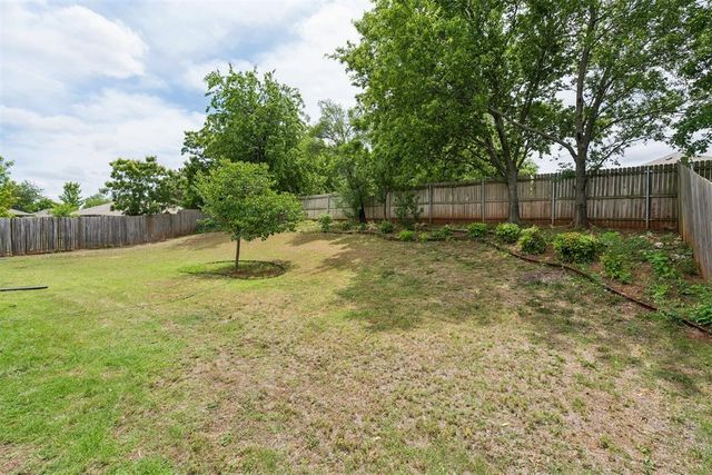 2004 Silver Fox Drive, Edmond, OK 73003