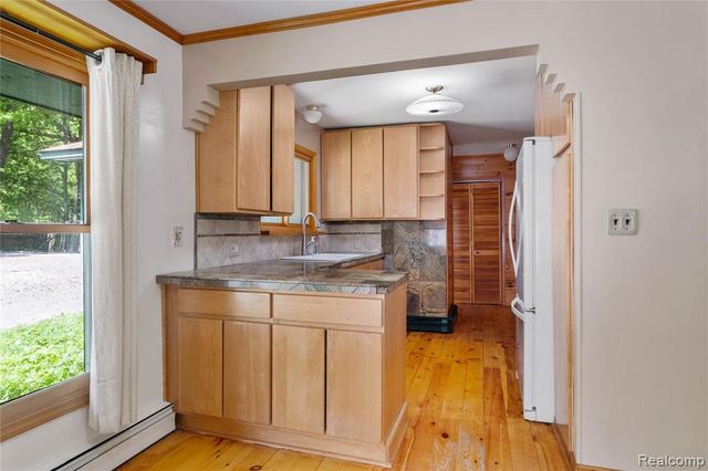 21417 Parker Street, Farmington Hills, MI 48336