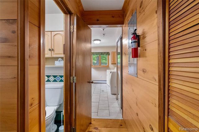 21417 Parker Street, Farmington Hills, MI 48336