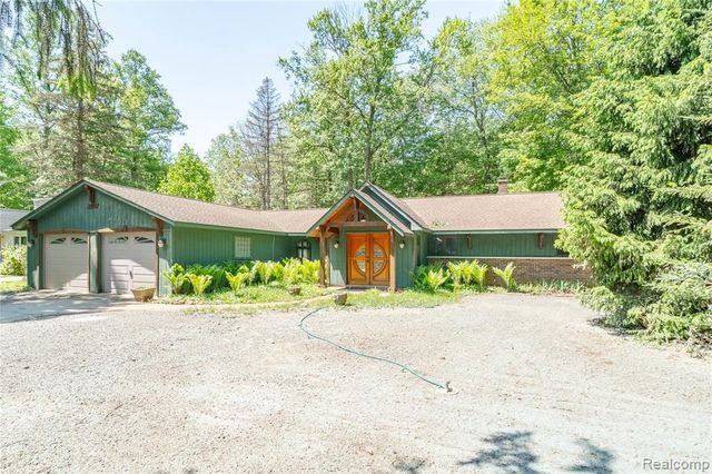 21417 Parker Street, Farmington Hills, MI 48336