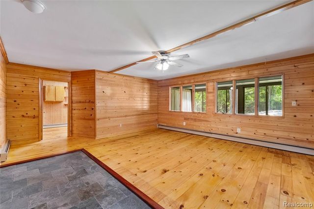 21417 Parker Street, Farmington Hills, MI 48336
