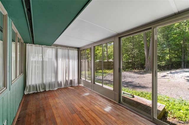 21417 Parker Street, Farmington Hills, MI 48336