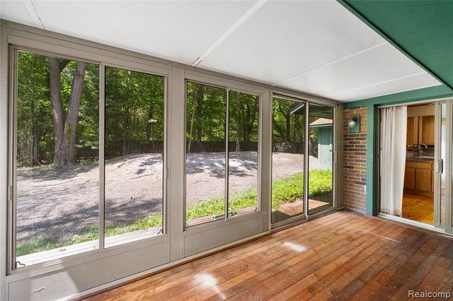 21417 Parker Street, Farmington Hills, MI 48336