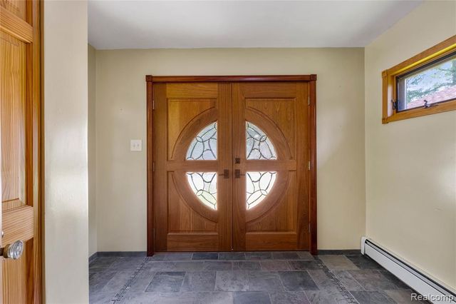 21417 Parker Street, Farmington Hills, MI 48336