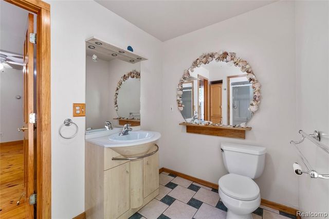 21417 Parker Street, Farmington Hills, MI 48336