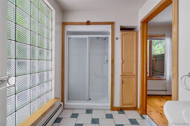 21417 Parker Street, Farmington Hills, MI 48336