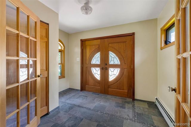21417 Parker Street, Farmington Hills, MI 48336