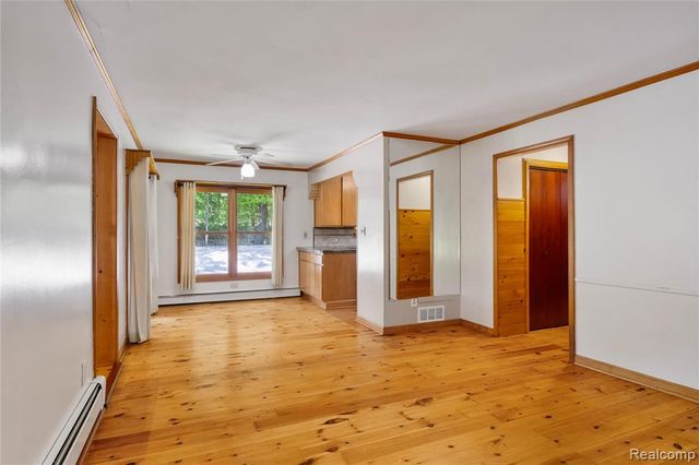21417 Parker Street, Farmington Hills, MI 48336