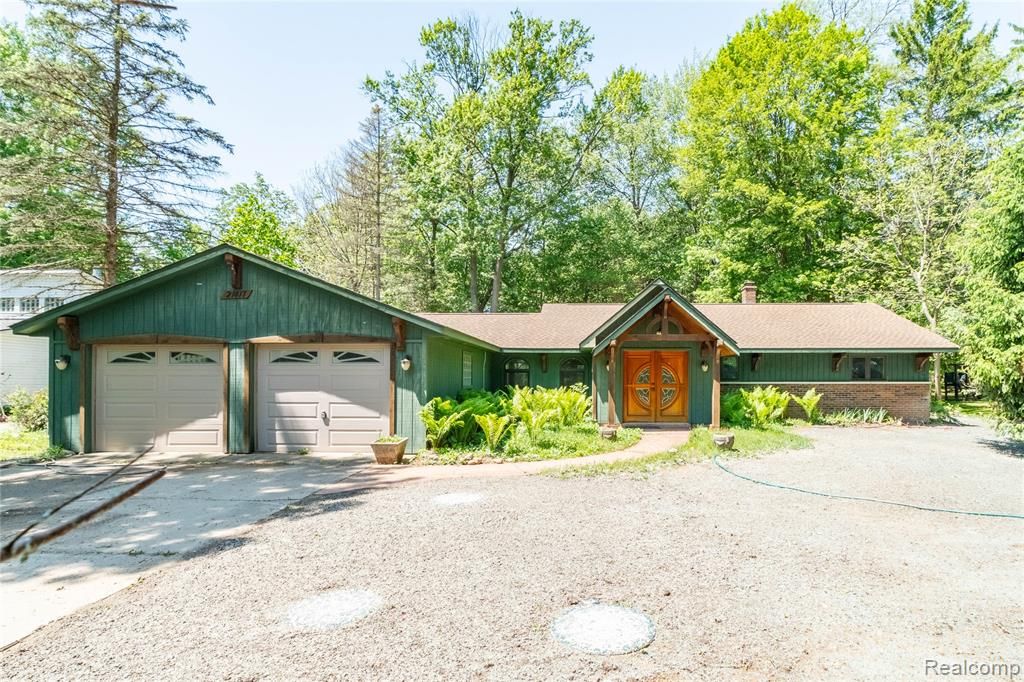 21417 Parker Street, Farmington Hills, MI 48336