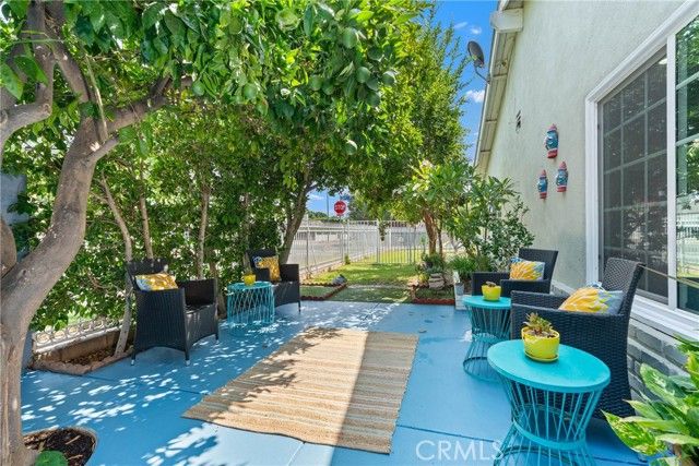 8521 Gloria, North Hills (los Angeles), CA 91343