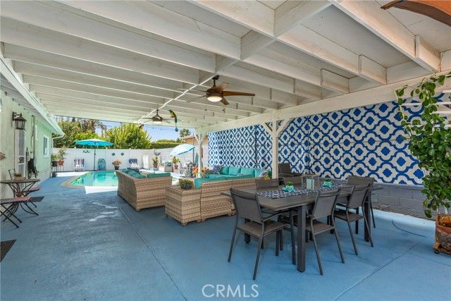 8521 Gloria, North Hills (los Angeles), CA 91343